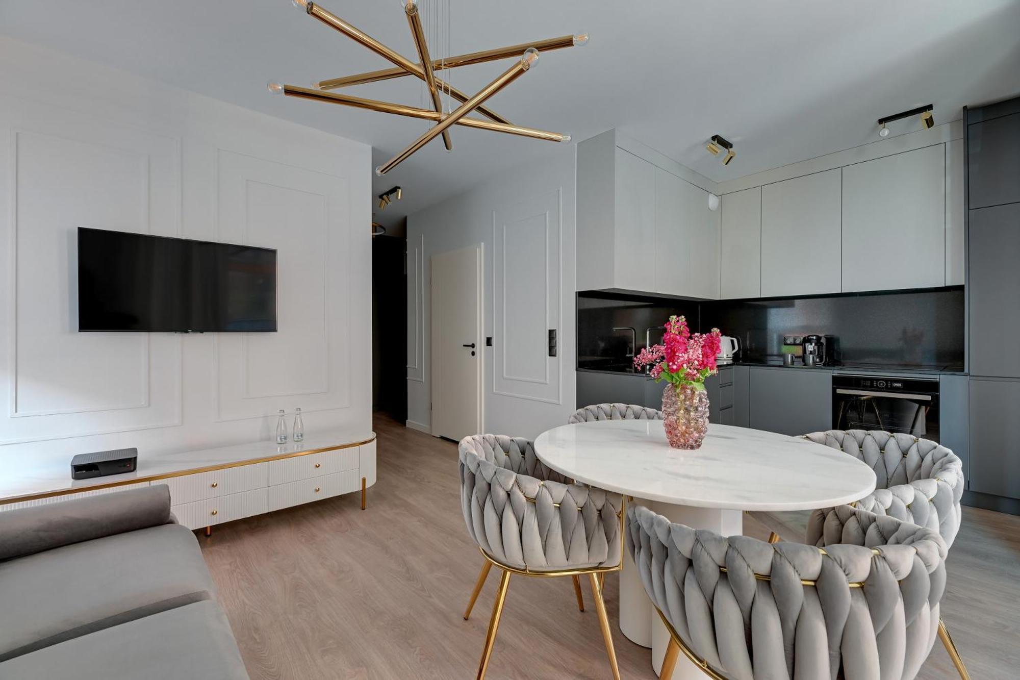 Scala 60H City Center Premium Apartments With Parking By Lion Apartments Гданск Екстериор снимка